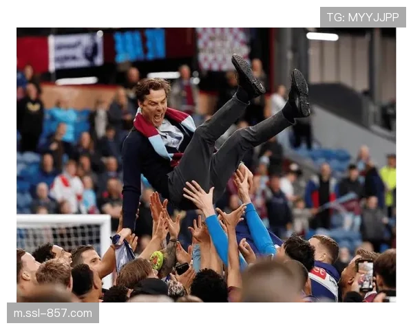 老将沃克重返英超,伯恩利生涯面临挑战 老将沃克重返英超,伯恩利生涯面临挑战